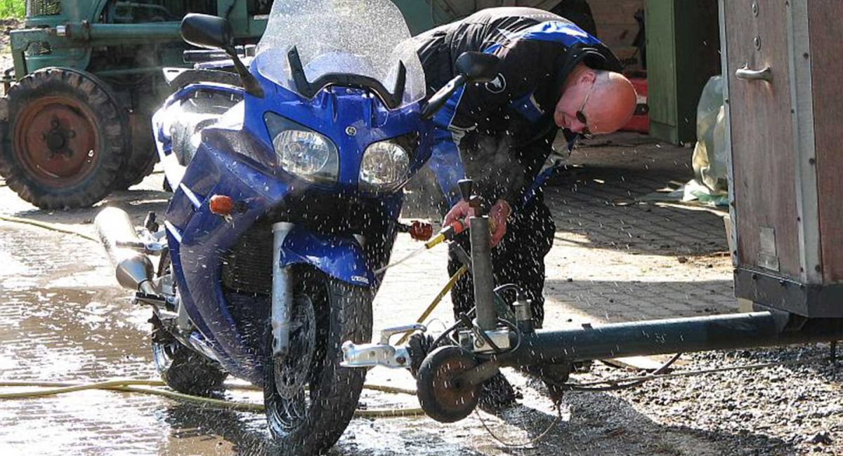 motorradtouren-im-sauerland_reinigung